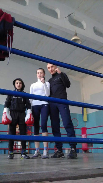 Девушка-боксер из Марьинки заняла 2 место на Чемпионате Донецкой области по боксу