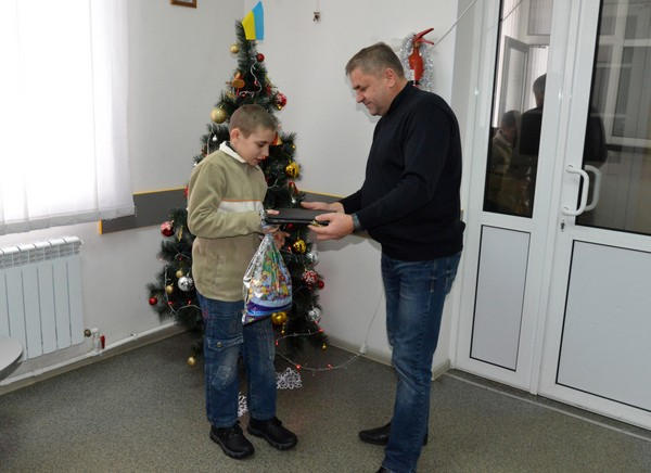 Народный депутат Украины Сергей Сажко исполнил новогоднюю мечту юного жителя Марьинки