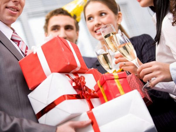 идеи корпоративных подарков на Новый год