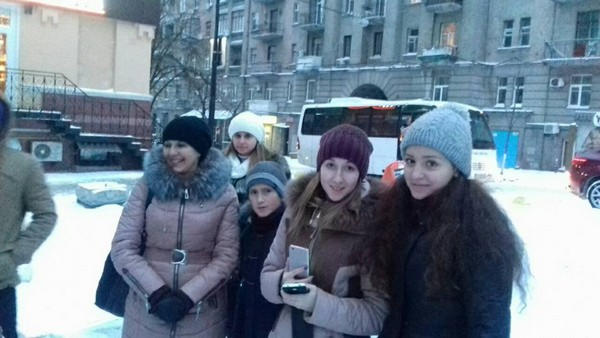 Дети из прифронтовых Марьинки и Красногоровки совершили рождественскую поездку в Киев