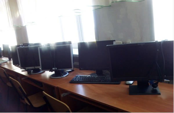 Школа в Красногоровке получила новую мебель и компьютеры