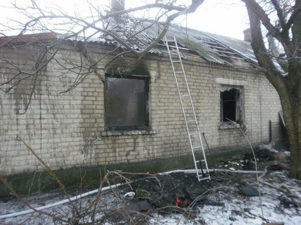 Житель Марьинского района погиб во время пожара в своем доме
