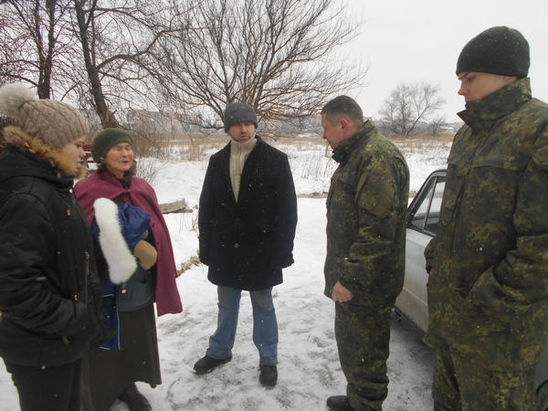 Работники соцслужб вместе с полицией посетили проблемные семьи в прифронтовой Красногоровке