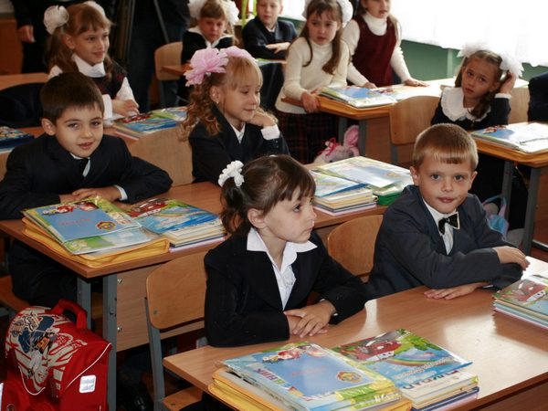 В школах прифронтовых Марьинки и Красногоровки возобновлен учебный процесс