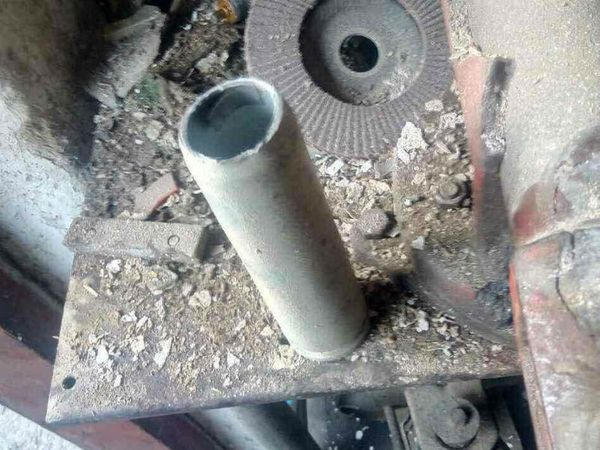 В Марьинском районе двое мужчин пытались распилить снаряд: один – погиб, второй – ранен