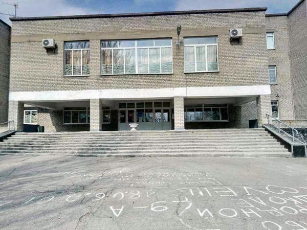 Из-за обстрела Марьинки пришлось эвакуировать школьников в бомбоубежище