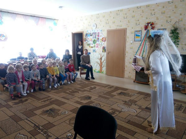 В Марьинском районе детям с ограниченными возможностями подарили пасхальный праздник
