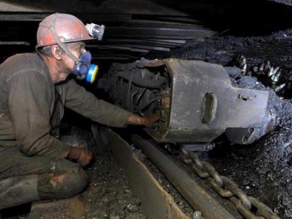 Житель Угледара неплохо зарабатывает на продаже шахтам снаряжения по завышенным ценам