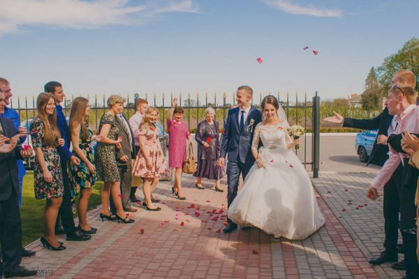 Житель Курахово сыграл «бесплатную свадьбу»