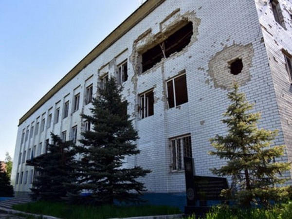 Как выглядит разрушенное здание райотдела полиции в Марьинке