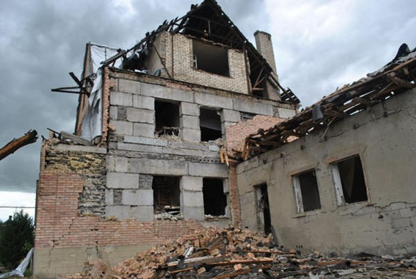 В результате вчерашнего обстрела Марьинки повреждены 20 домов
