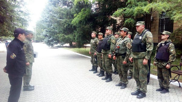 Марьинские и угледарские полицейские заступили на охрану общественного порядка