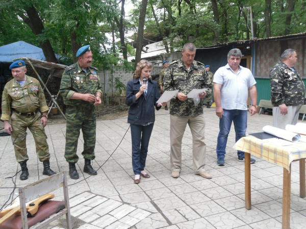 В Курахово в военно-патриотическом спортивном лагере торжественно закрыли смену