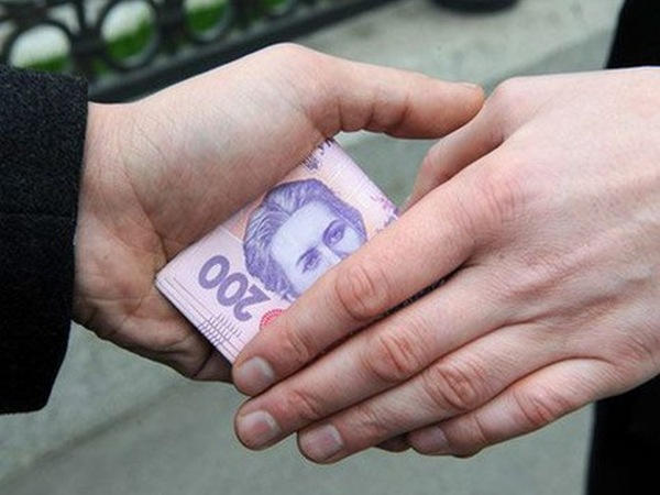 Чтобы избежать проверки на КПВВ «Марьинка», мужчина предложил пограничникам 1500 грн.