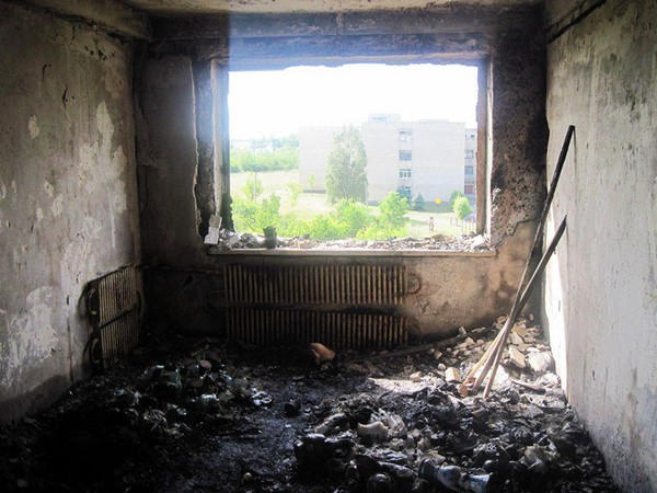 Что разрушено в Красногоровке и Марьинке в результате ночного обстрела боевиков