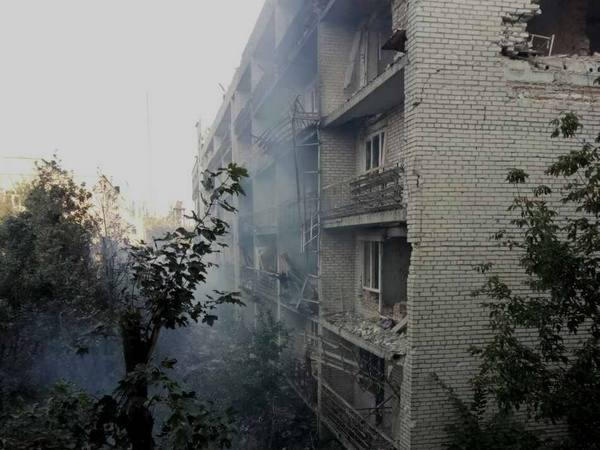 Боевики подожгли госпиталь в Марьинке: горение сопровождалось взрывами