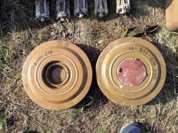Наблюдатели ОБСЕ обнаружили вблизи КПВВ «Марьинка» противотанковые мины