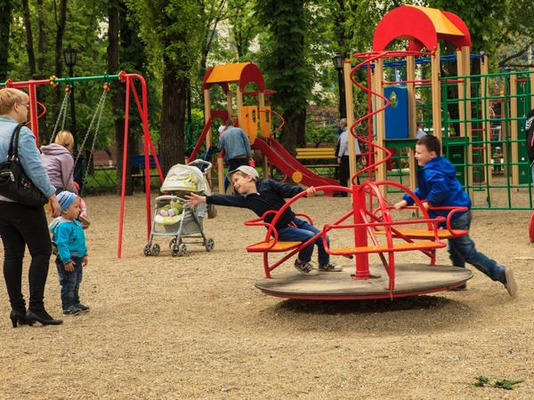 Прокуратура заинтересовалась детскими площадками в Марьинском районе