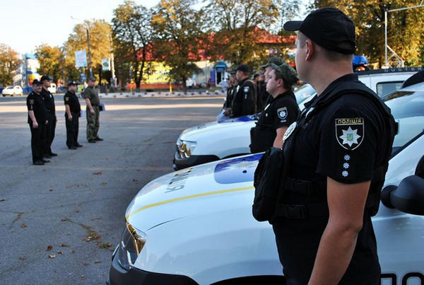 Как полицейские Угледара и Марьинки обеспечивают безопасность граждан в выходные дни