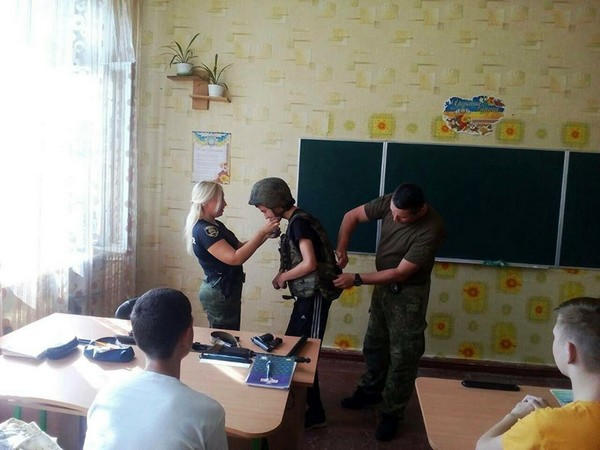 В Красногоровке школьникам рассказали, как выжить во время войны