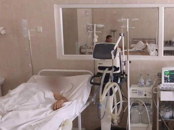 Днепровские медики рассказали, как возвращают к жизни бойца, раненого под Марьинкой