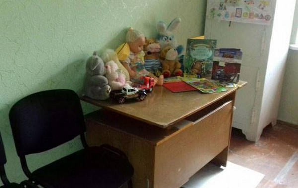 В Угледарском отделении полиции создали детский уголок