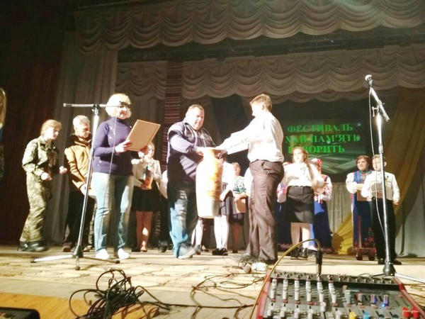 В Марьинке состоялся районный фестиваль военно-патриотической песни