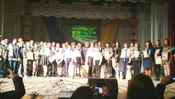 В Марьинке состоялся районный фестиваль военно-патриотической песни