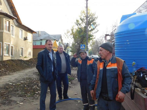 В Курахово появилась современная техника для промывки канализации