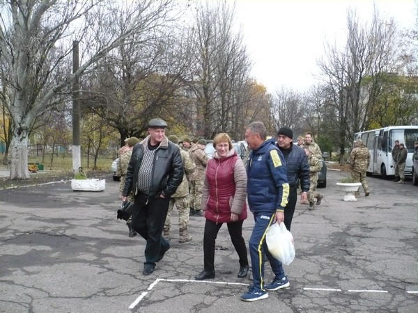Легенды украинского футбола сыграли матч в Марьинке