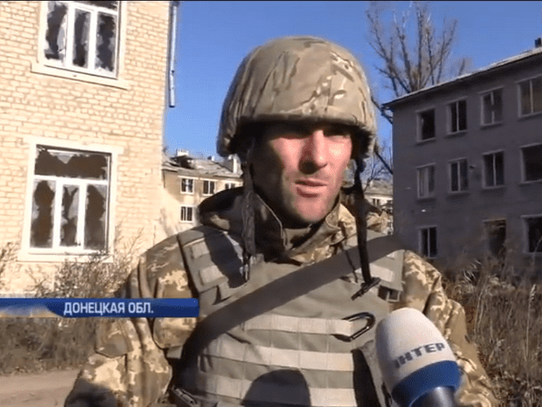 Военные показали, как обороняют интернат в Марьинке