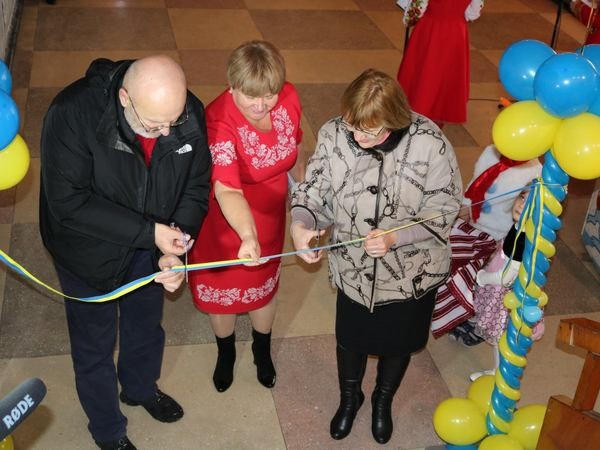 В Марьинке торжественно открыли Молодежный центр «Виктория»