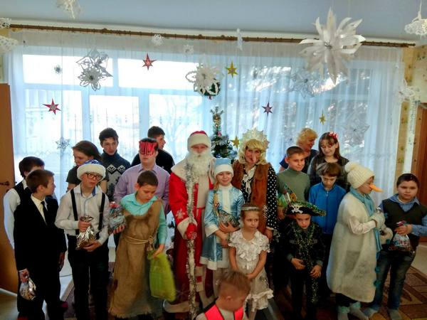 Для детей-инвалидов Марьинского района устроили новогодний праздник