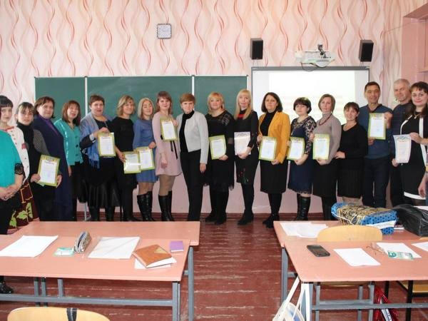 Кто стал лучшим учителем Марьинского района