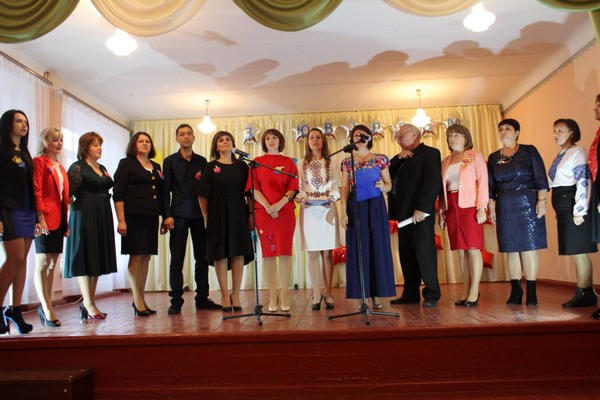 Новоукраинская школа ярко отметила 50-летний юбилей