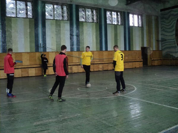Военные приняли участие в соревнованиях по футзалу в Марьинском районе