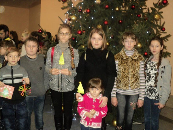 Дети из Марьинского района посетили областное мероприятие ко Дню Святого Николая