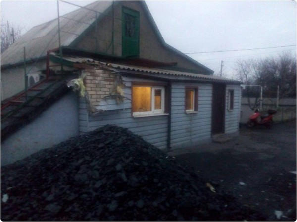 В Марьинке обнаружены новые разрушения и неразорвавшаяся мина