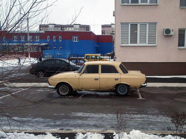 Чтобы доехать домой, житель Павловки пытался угнать автомобиль в Угледаре