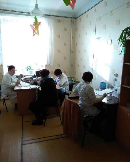 Глава Марьинского района проинспектировал амбулаторию в Красногоровке