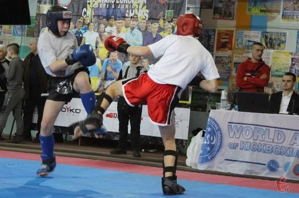 Юные бойцы из Курахово феерично выступили на Чемпионате Украины по кикбоксингу