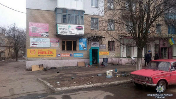 В прифронтовой Красногоровке пытались сжечь магазин автозапчастей