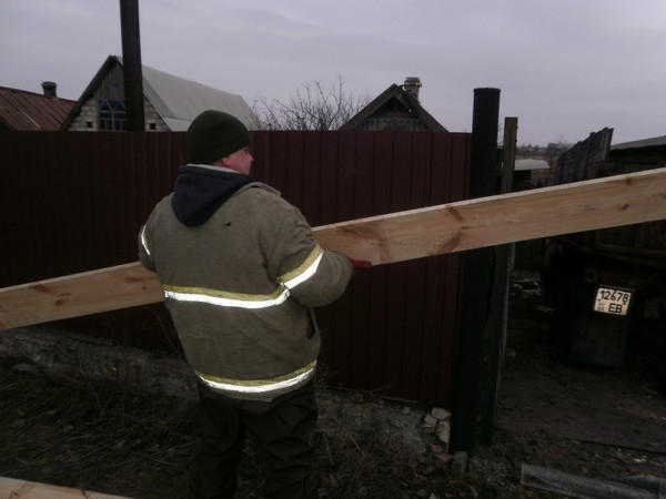 В Марьинке и Красногоровке продолжается восстановление разрушенных домов