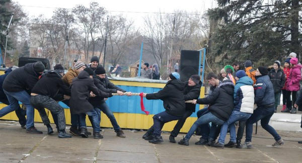 В Марьинском районе прошли народные гуляния по случаю Масленицы