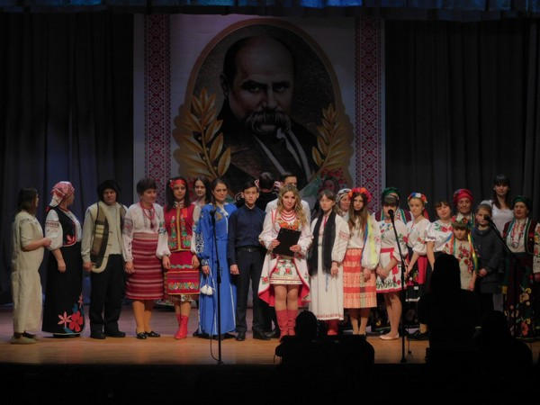В Курахово состоялся ежегодный районный конкурс чтецов произведений Т.Г. Шевченко