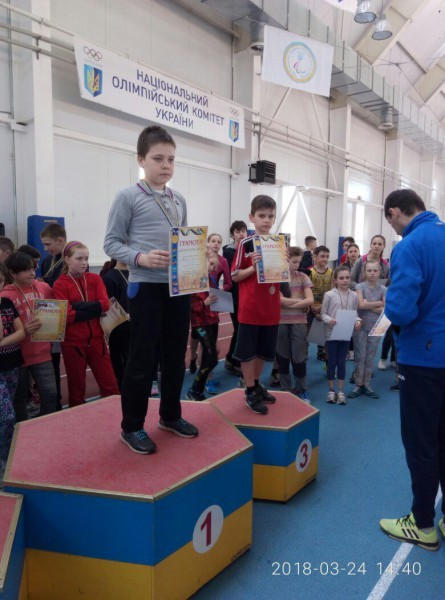 Легкоатлеты из Угледара завоевали 12 медалей на чемпионате Донецкой области