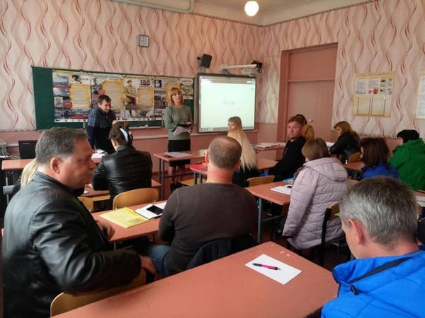 Педагогам Марьинского района рассказали, как патриотически воспитывать школьников
