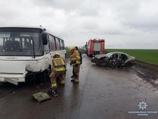 В результате ДТП в Марьинском районе один человек погиб, еще четверо – травмированы