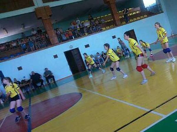 Юные волейболистки из Курахово приняли участие в чемпионате Донецкой области