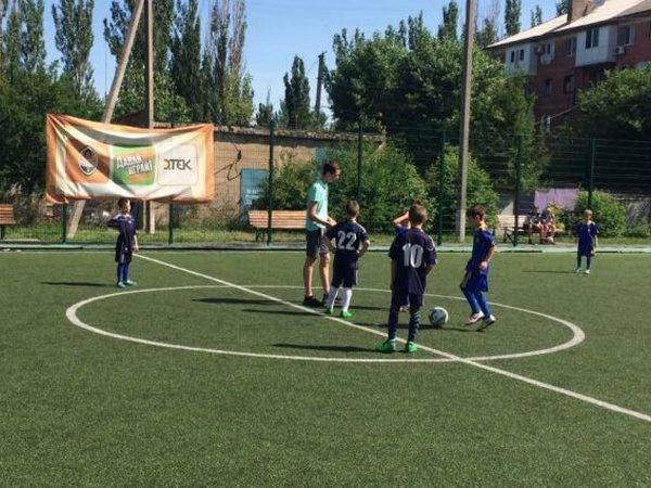 В Курахово прошел открытый турнир по мини-футболу